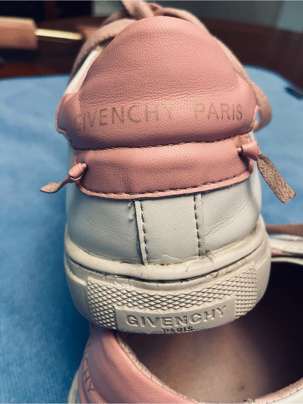 Givenchy White & Pink Calf Skin Leather Sneakers Urban Street Knots Size 7 - Picture 3 of 14